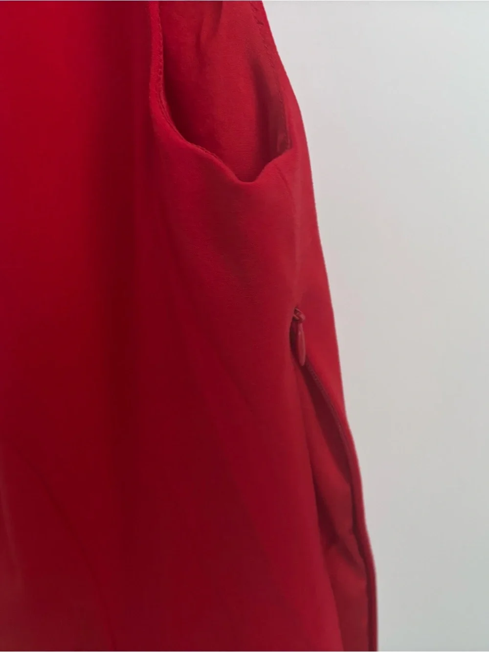 LAVIA 18 Red Pleated Round Neck Sleeveless Side Zip Top Sz IT 42/M fully lined